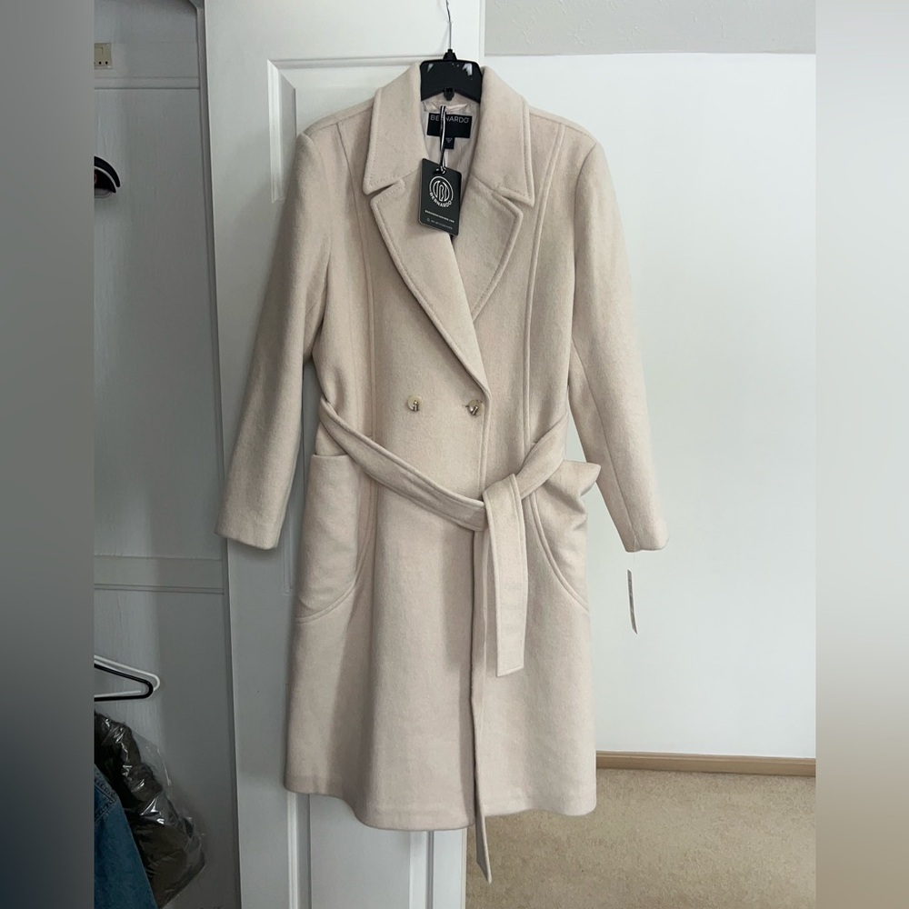 Bernardo Elegant Cream Double-Breasted Women's Coat